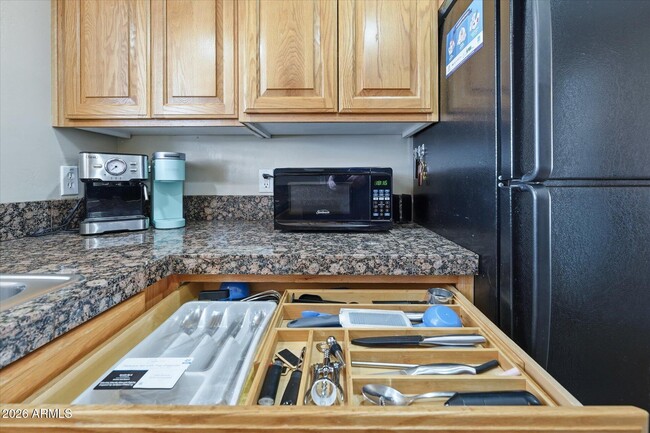 Building Photo - 3200 S Litzler Dr