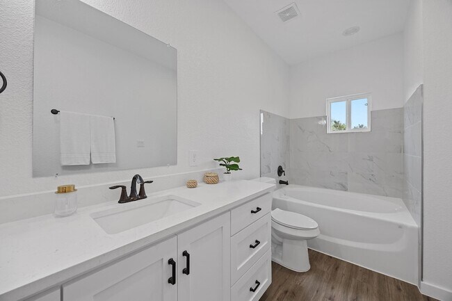 Building Photo - 17701 Village Dr