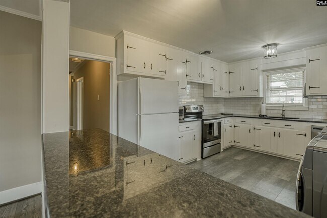 Building Photo - 700 Jansen Ave