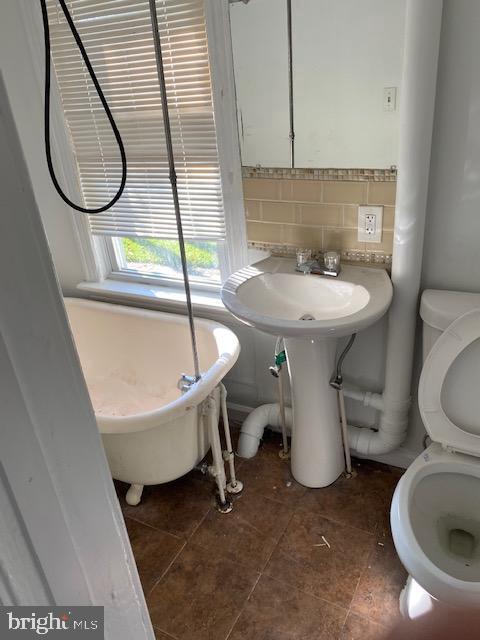 Building Photo - 905 Stone Rd