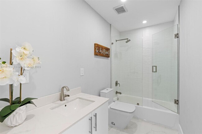 Building Photo - 26 NE 88th St
