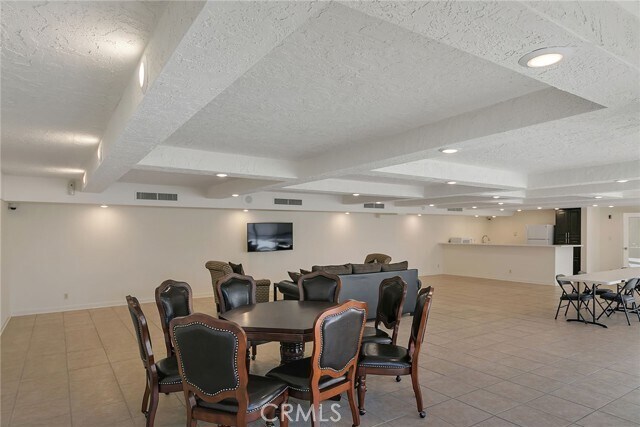 Building Photo - 21650 Burbank Blvd