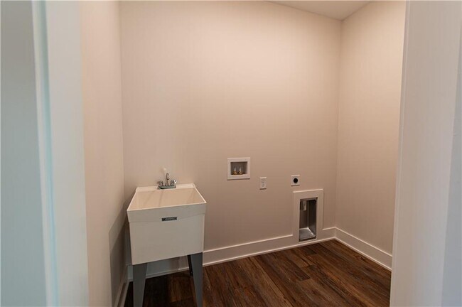 Building Photo - 386 Mulberry Cir
