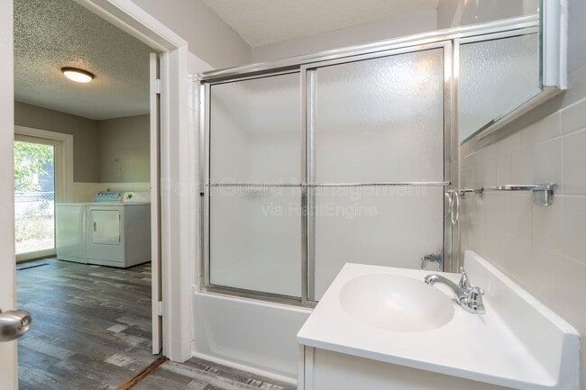 Building Photo - 4722 E Elm St