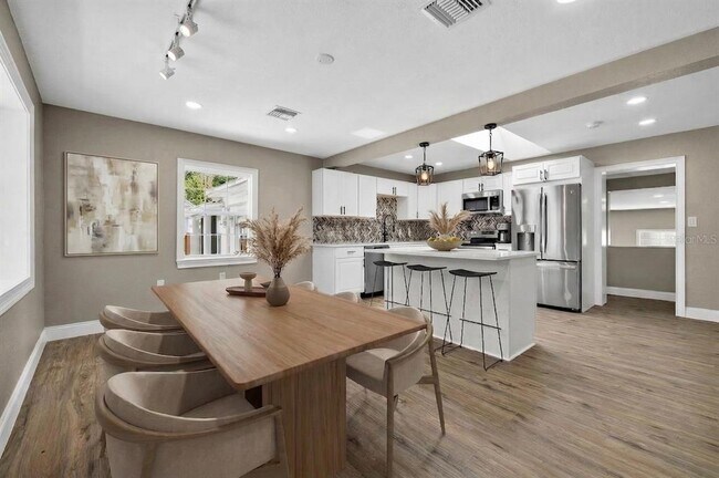 Building Photo - 3620 E Tampa Cir