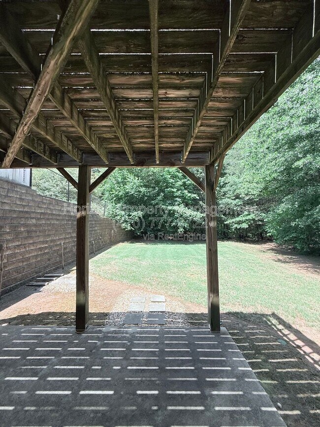 Building Photo - 4005 Hidden Hollow Dr