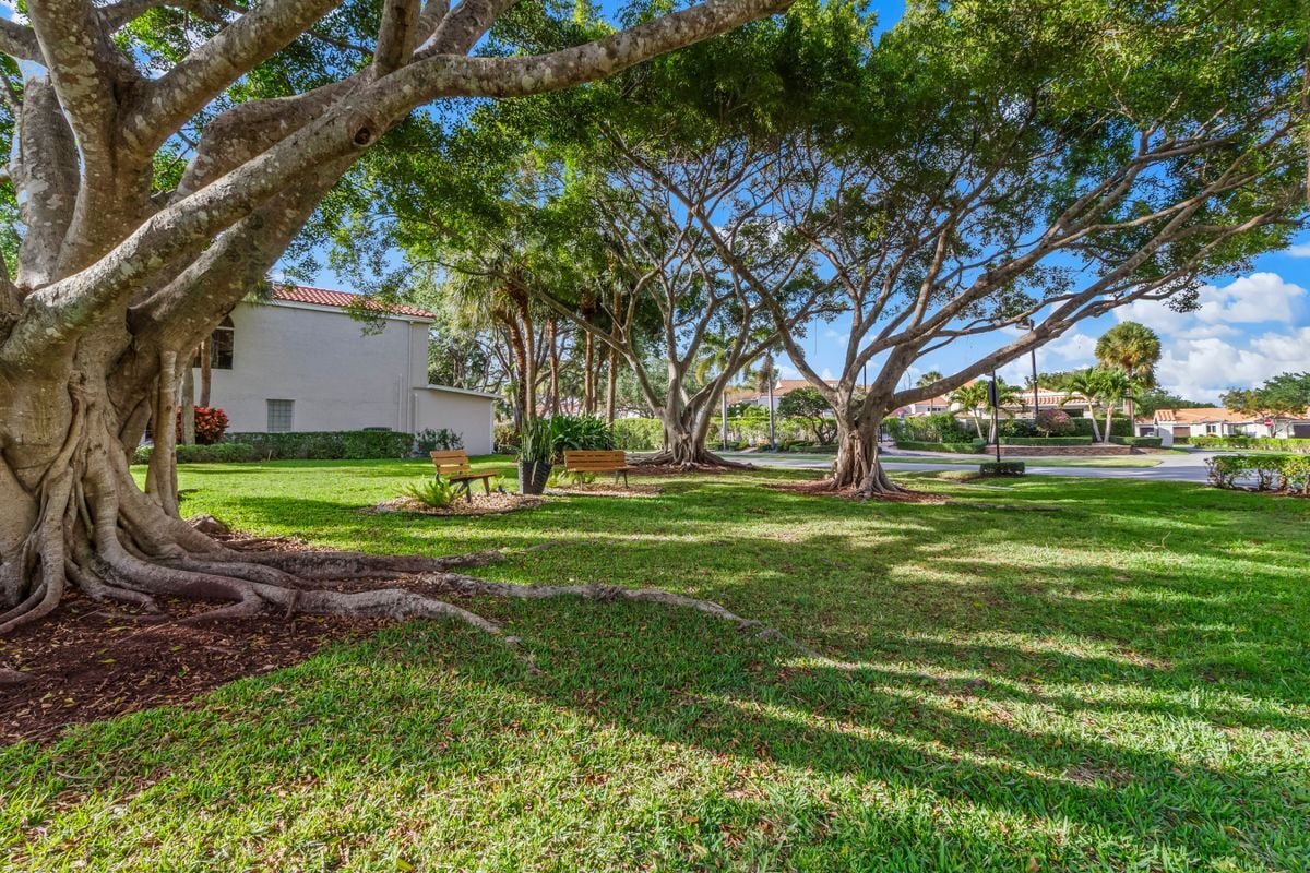 Building Photo - 10516 Lake Vista Cir