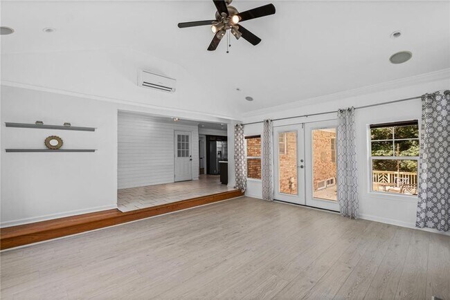 Building Photo - 5291 Manhasset Cove