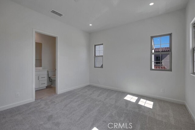 Building Photo - 228 Birdseye