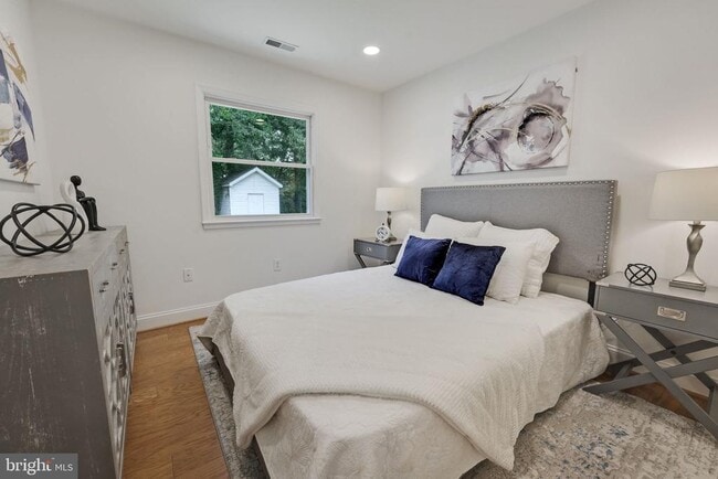 Building Photo - 14332 Belleville Ave