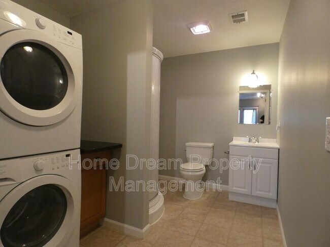 Building Photo - 88 Carriage Hill Dr