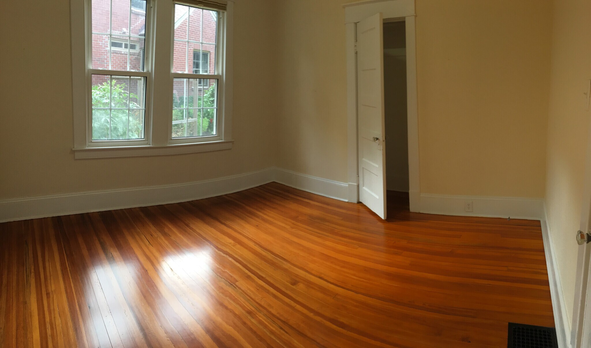 Building Photo - 307 Perry St