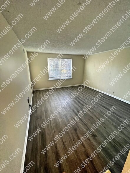 Building Photo - 441 Harding Pl