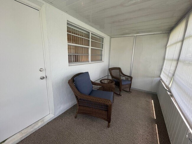 Building Photo - 829 Timberview Dr