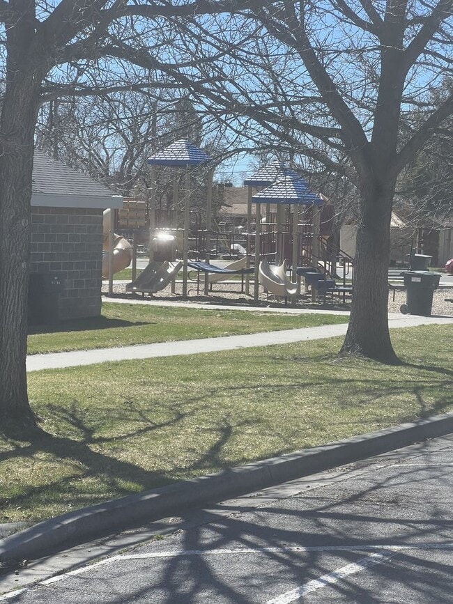 Building Photo - $550 off February Rent !