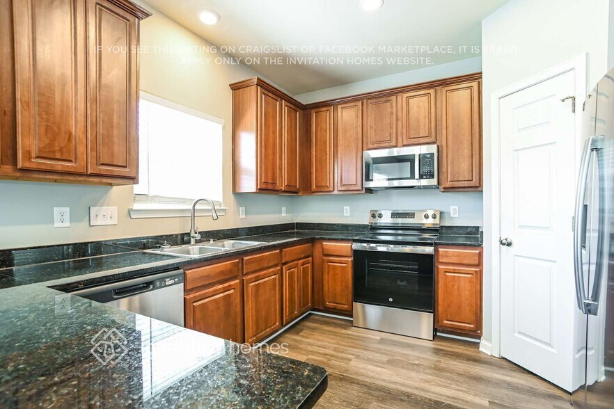 Building Photo - 1004 Oakstone Dr