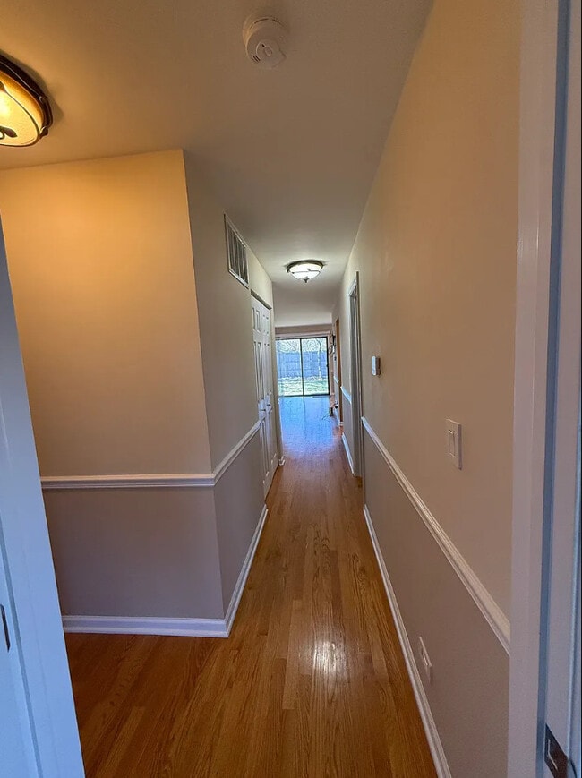 Building Photo - 2950 Northampton Dr