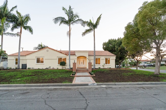 Building Photo - Large 5 Bedroom 4 bathroom Home