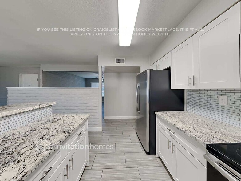 Building Photo - 1524 E Alameda Dr