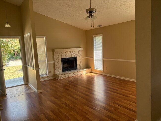 Building Photo - 536 Auburndale Ln