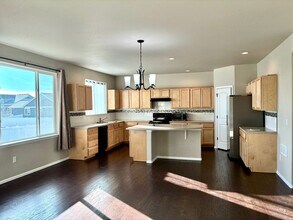 Building Photo - Beautiful 4 Bed/3 Bath West Greeley Home – Spacious Lot & Great Location! Move in Immediately!