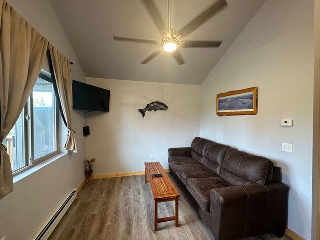 Building Photo - 1050 Angler Dr