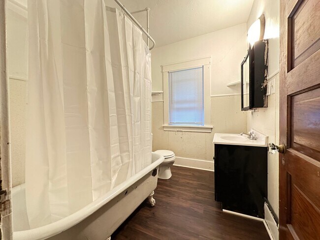 Building Photo - 841 S 18th St