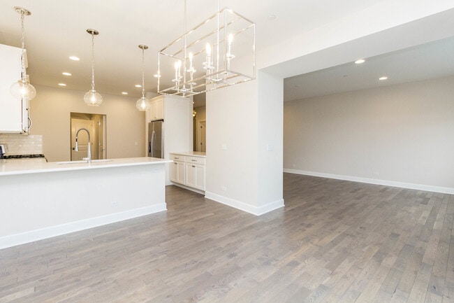 Building Photo - 10727 Clock Tower Dr