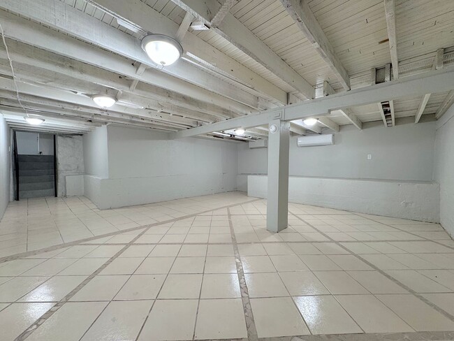 Building Photo - 3512 Clifton Ave