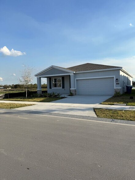 Primary Photo - 1281 Deepwater Cir