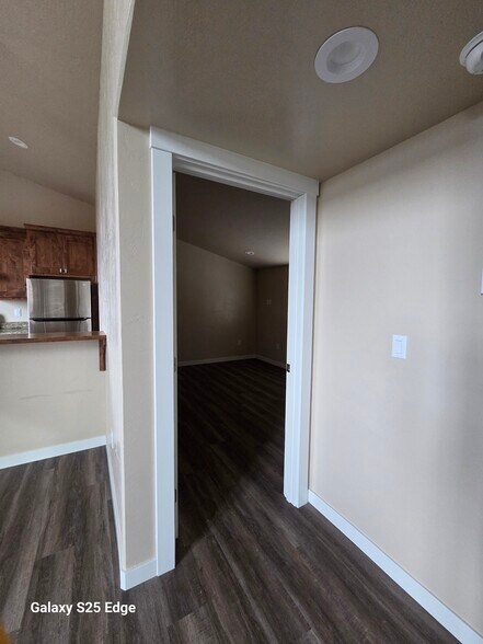 Building Photo - 4050 N US Highway 101