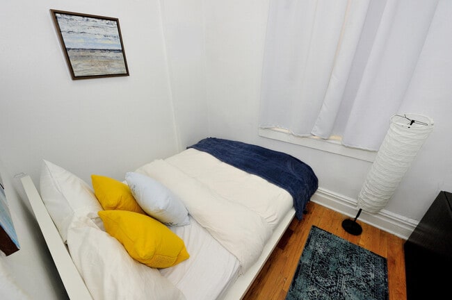 Building Photo - 416 W 46th St