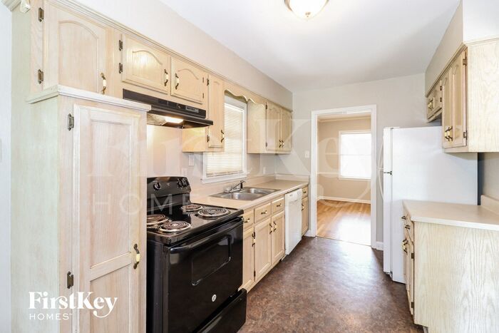 Building Photo - 1672 Sterling Dr