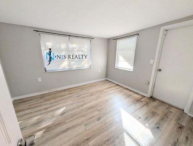 Building Photo - Check out this 3/1.5/1 1113 Sq. Ft. with UPDATED bathrooms and kitchen with GRANITE, LARGE backya...