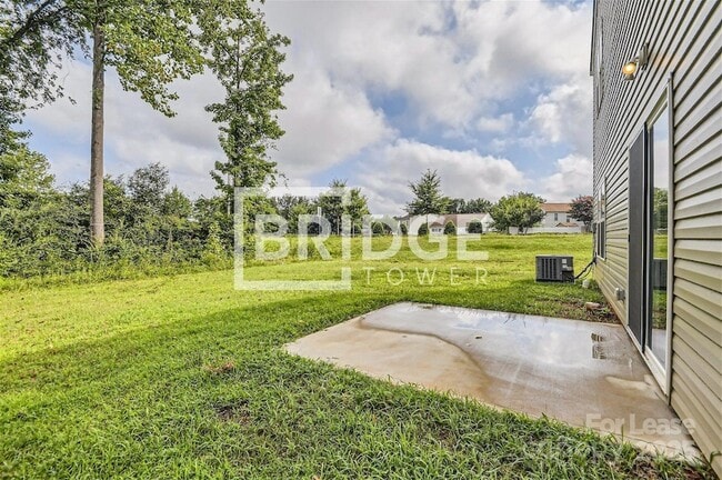 Building Photo - 7331 Neal Rd
