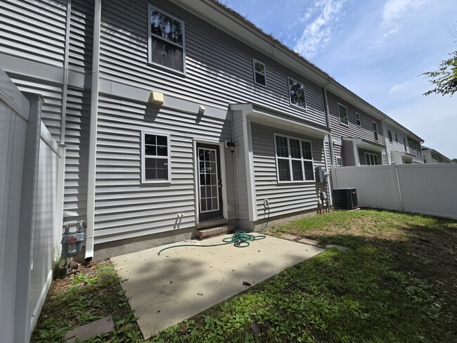 Building Photo - 157 Wineberry Wy