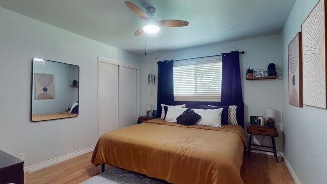 Building Photo - 1745 W San Madele Ave
