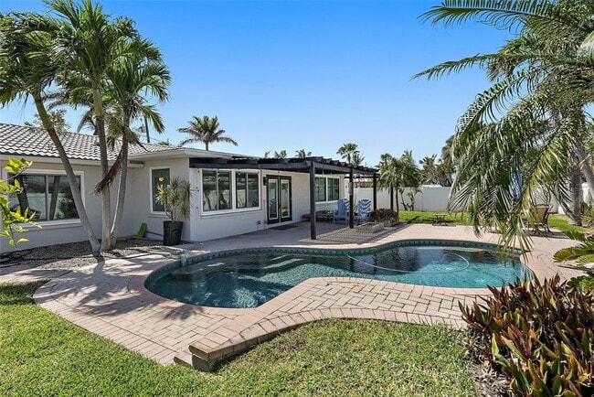 Building Photo - 3755 Belle Vista Dr E