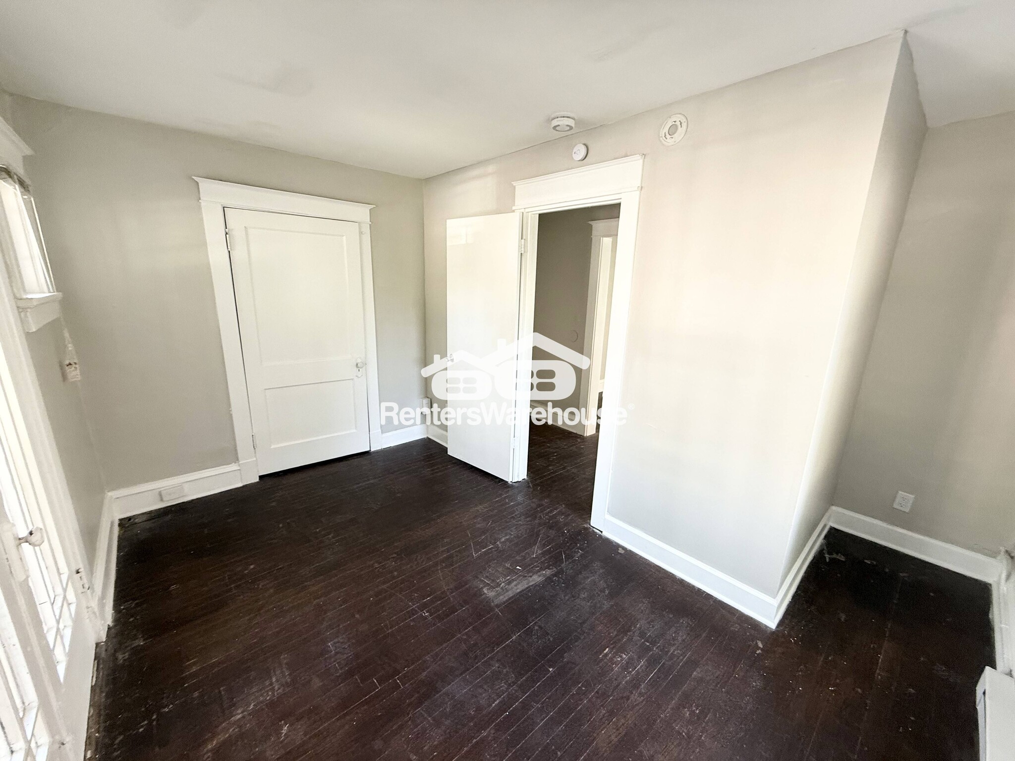Building Photo - 3113 Thompson Ave