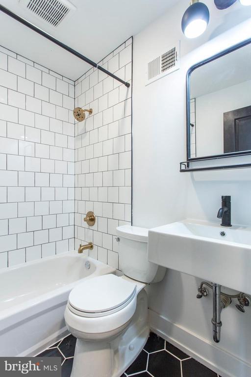 Building Photo - 2120 Ellsworth St