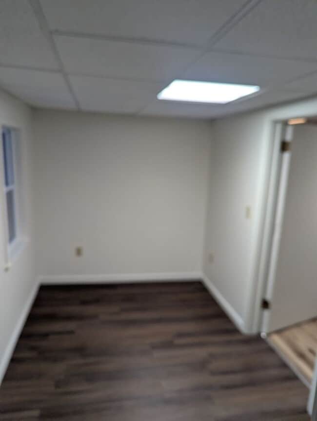 Building Photo - 2 bdrm 1 bath family home with water, sewer and garbage included.