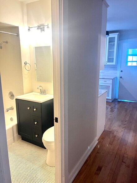 Building Photo - 1115 S Oak Park Ave