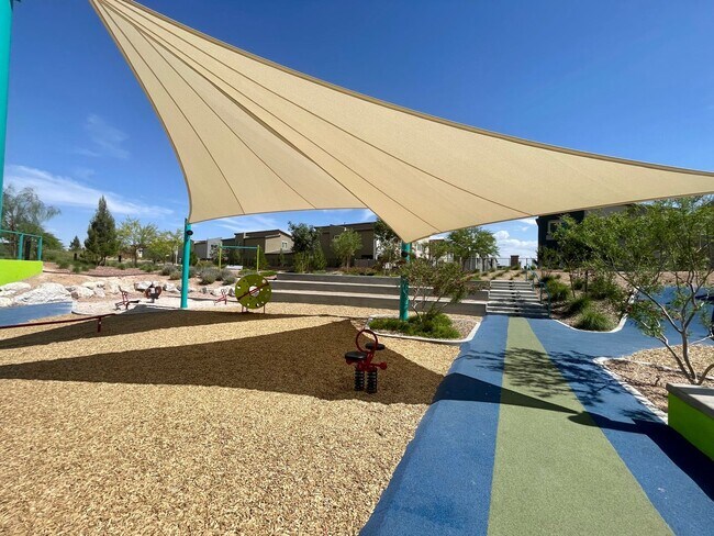 Building Photo - AMAZING GATED 3 BED 2.5 BATH 2 CAR GARAGE !