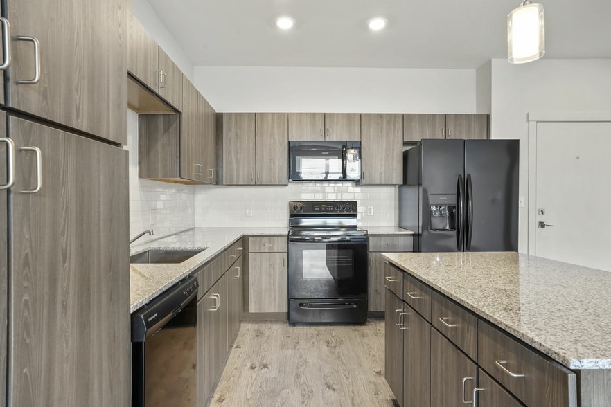 Building Photo - The Landing