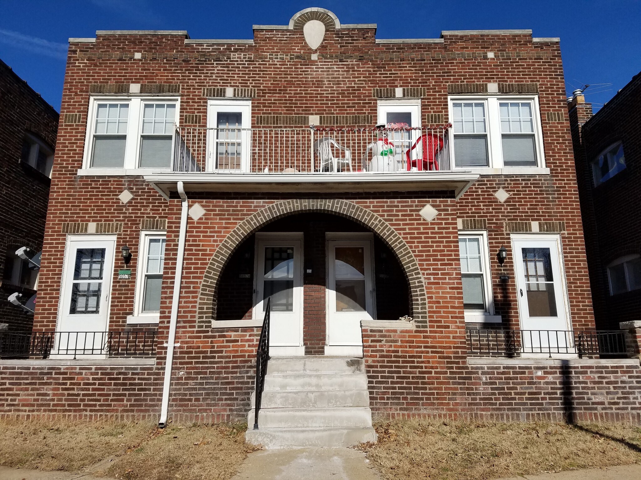 Building Photo - 5055 Chippewa St