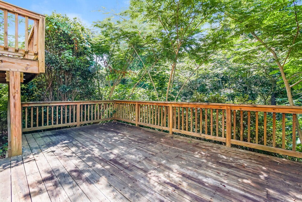 Building Photo - 360 Stobhill Ln