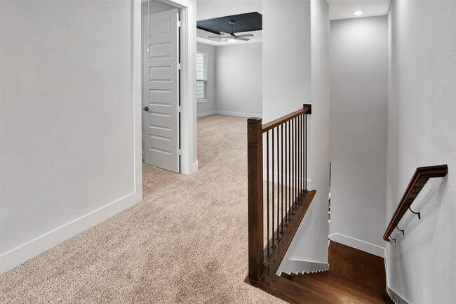 Building Photo - 119 E 43rd St