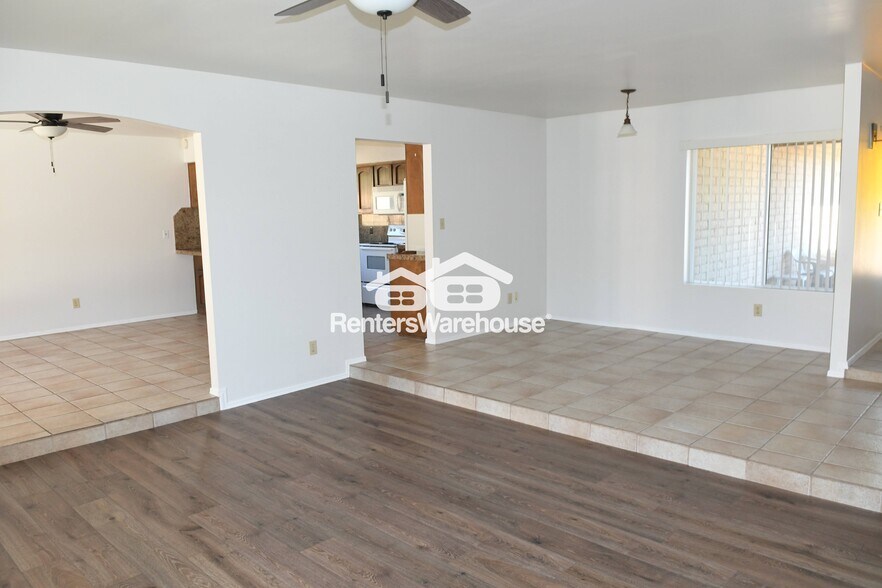 Building Photo - 10700 E Hope Dr