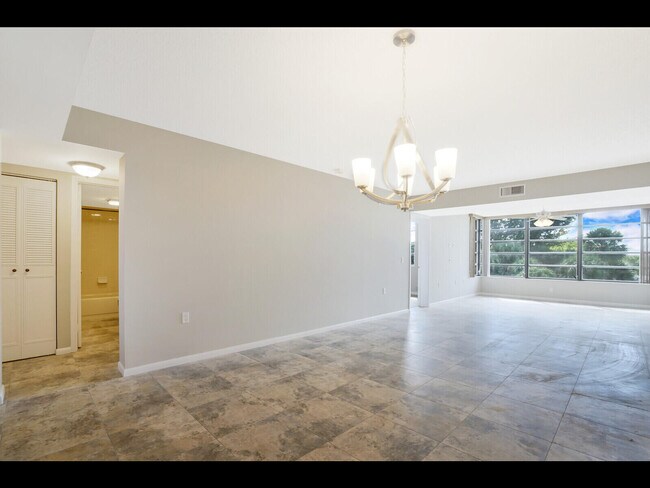 Building Photo - 3636 Whitehall Dr