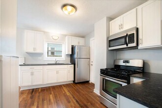 Building Photo - 348 Quimby St NE